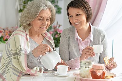 Seniorenpflege Pflege-Nah Nürnberg - Selbstbestimmtes Leben zuhause Seniorenpflege Pflege-Nah Nürnberg - Selbstbestimmtes Leben zuhause